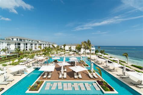 Adults Only Resorts & Hotels in Philippines .